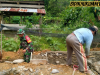 Cegah Meluapnya Air, Babinsa Koramil 06/Mowewe Kodim 1412/Kolaka Bantu Warga Desa Puuosu Kerja Bakti Bangun Drainase Polish_20250930_204338937